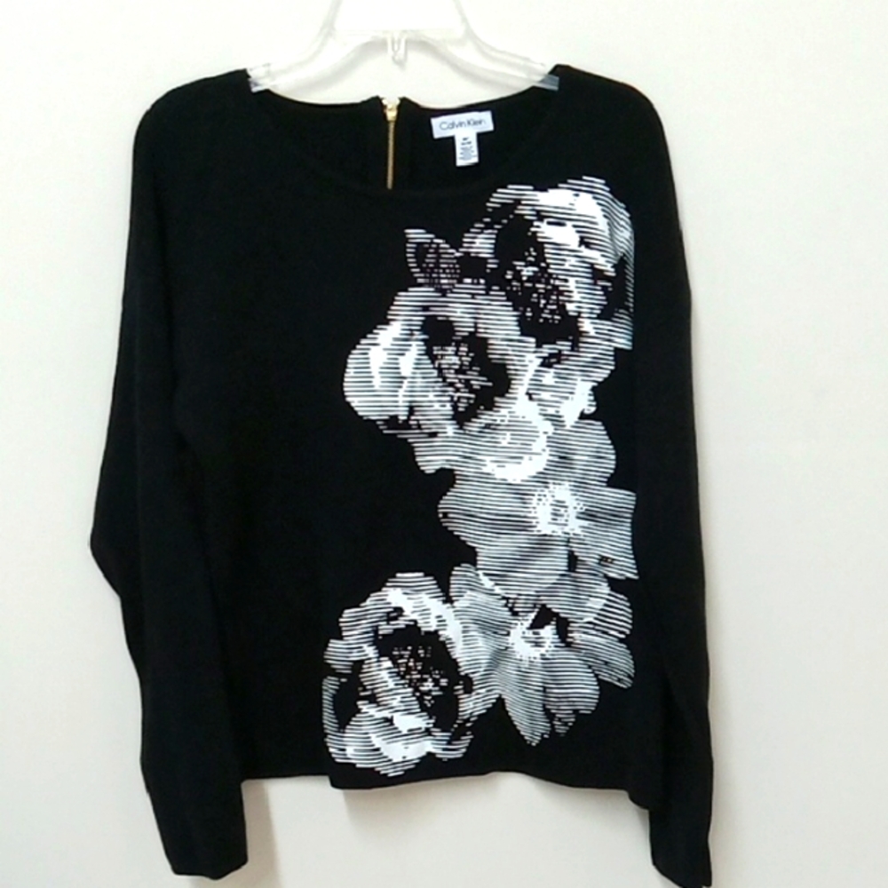 *Final Price* Like New Calvin Klein Black & White Flower Blouse